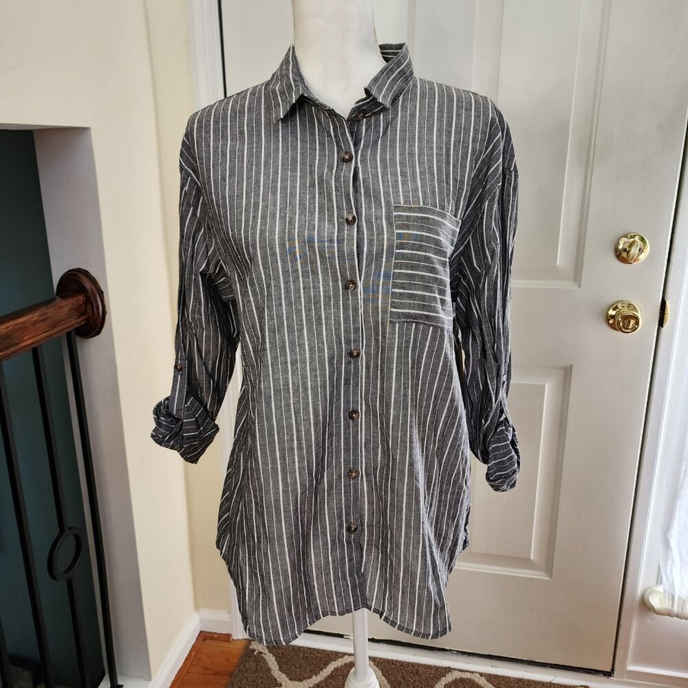NWT Eden & Olivia Women's Striped Button Down Shirt